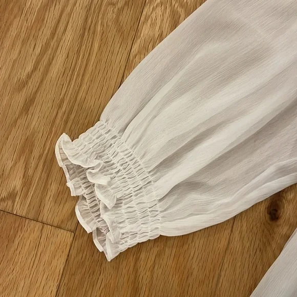 eci White flowy rosette blouse size 4 - Picture 4 of 4